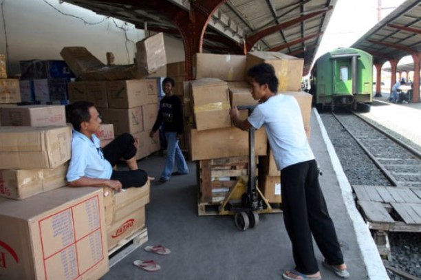 Keuntungan Menggunakan Kereta Api untuk Pengiriman Barang