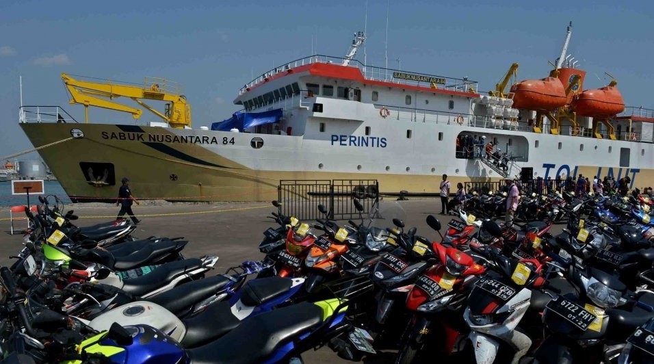 Pengiriman Motor dengan Kapal